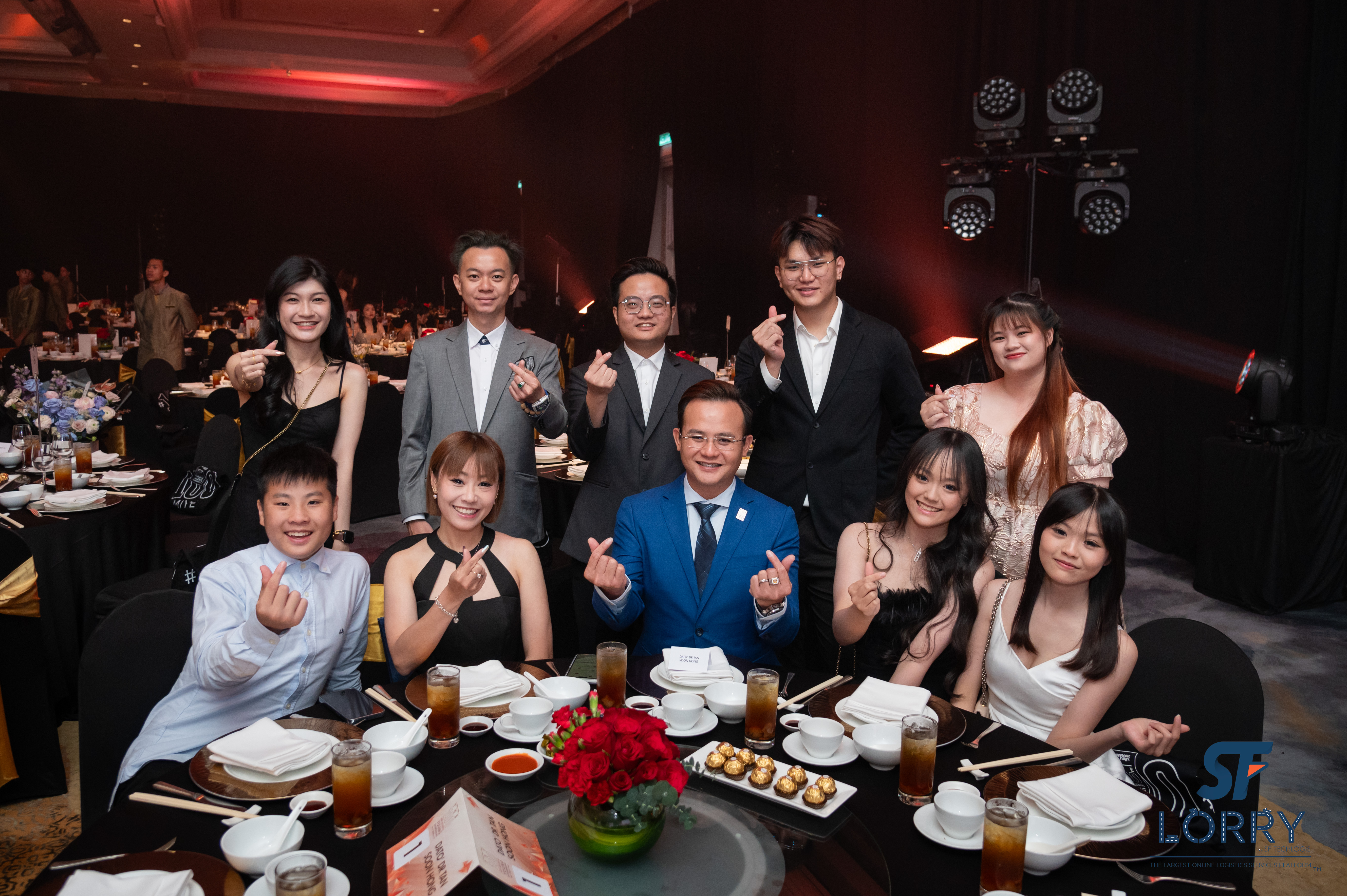 Dato’ Dr. Tan Soon Hong receives The 100 MIYE 2024 award at Shangri-La Kuala Lumpur