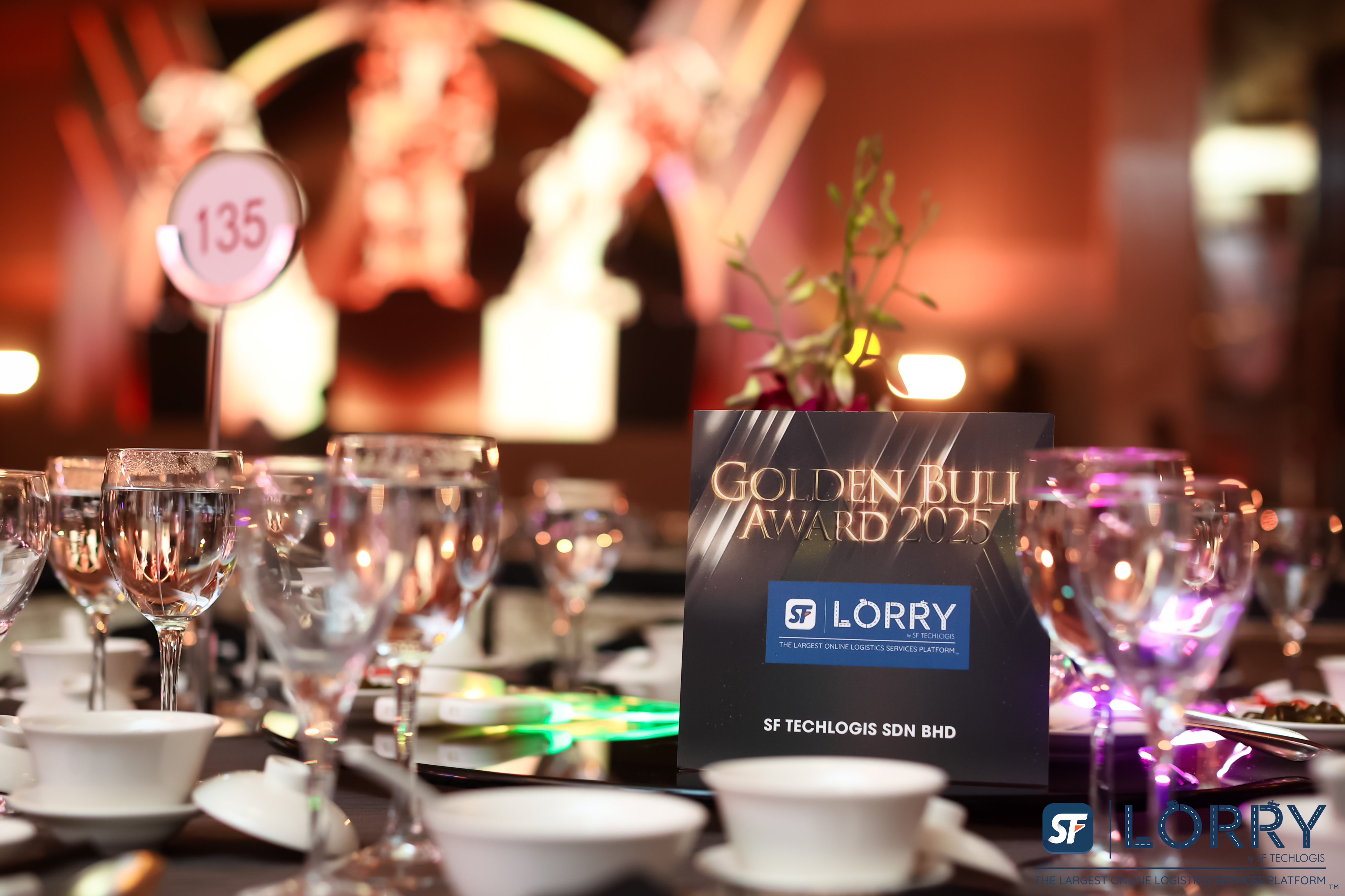 SF LORRY founder Dato' Dr. Tan Soon Hong at Golden Bull Award 2025 ceremony